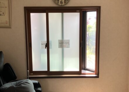 リビングに内窓を設置して暑さ対策！フロストガラスでプライバシーを守る～千葉県君津市 M様～