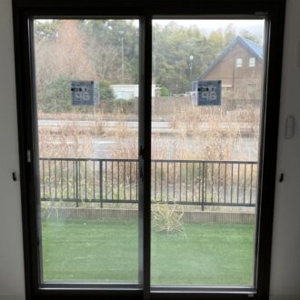 外の音も、冬の寒さもやわらかく。YKK APの内窓「ウチリモ」で変わる暮らし～千葉県印西市 N様～