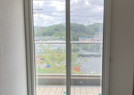 【高速道路の騒音対策】寝室＆洋室に最高峰の防音内窓！大信工業「内窓プラスト」×ソノグラス12.8mmで静かな睡眠環境へ～千葉県四街道市 O様～